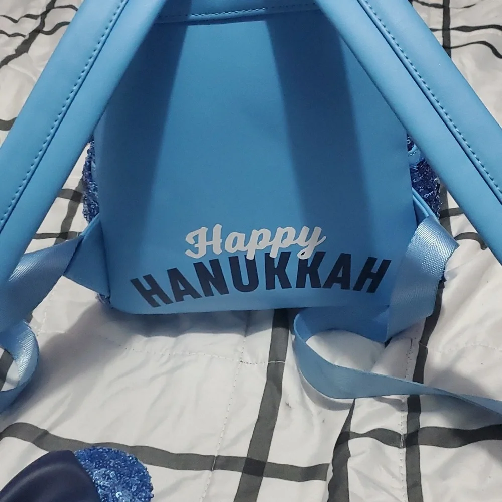 Backpack - Picture 2 of 5